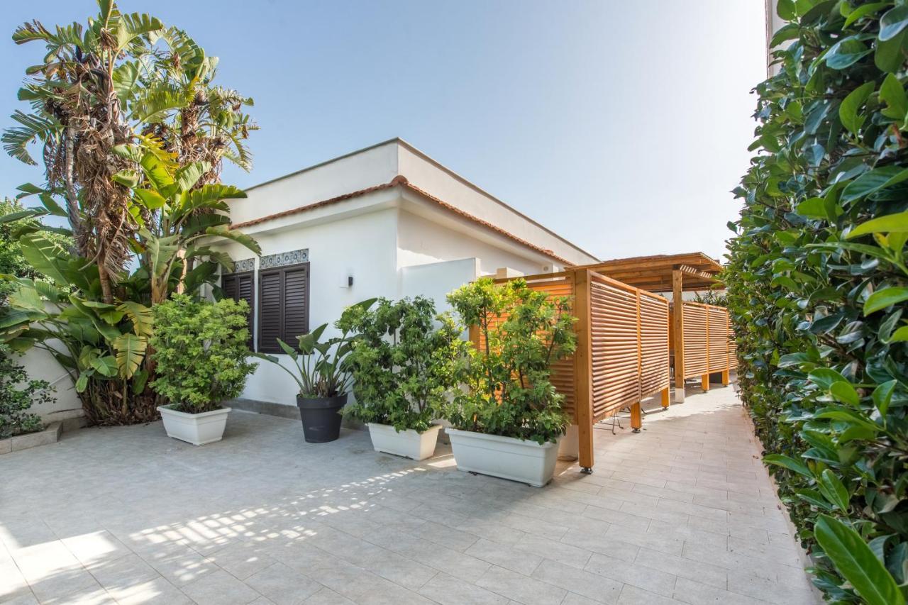 Villa Cinzia-150 Mt From The Beach Монделло Екстер'єр фото